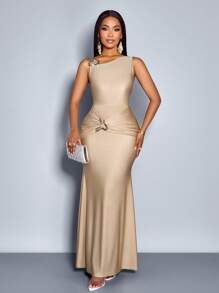 SOLERSUN Spring And Summer Women's Clothing, Elegant Style, Party, Apricot Color, Shiny Knitted Fabric, Sleeveless Off-Shoulder Neckline, Metal Decorative Buckle, Fishtail Skirt Hem, Sexy Maxi Dress - Khaki - View 5