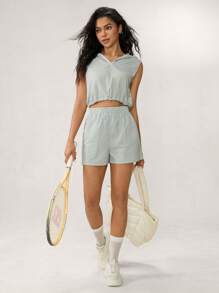 Hanevo Damen silbernes ärmelloses Top mit Kapuze & Shorts mit Gummibund - Silber - Übersicht 1