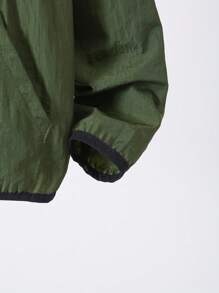 1 pieza Chaqueta ligera con capucha para niño preadolescente, manga larga, color verde con decoración de remates negros, para primavera/verano/otoño