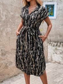 SHEIN Clasi 女装休闲度假旅行几何图案印花前扣衬衫腰带蝴蝶结口袋侧开衩2025夏季新款短袖长裙