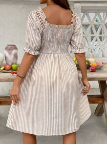 SHEIN 孕妇圆领短袖条纹荷叶边休闲夏季T恤裙 - 卡其色 - 查看 2