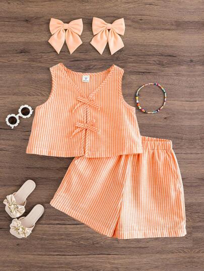 SHEIN 2pcs Young Girl Set: Woven Striped Round Neck Top And Woven Shorts