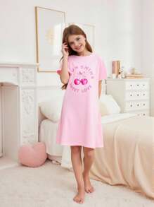 女孩可爱粉色柔软舒适樱桃印花宽松休闲短袖甜美蕾丝长裙，适合睡衣和休闲装