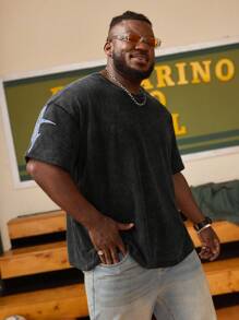 EASEVO Plus Size Men Street Fashion Loose Knit Patch Embroidered Black T-Shirt - Black - View 4