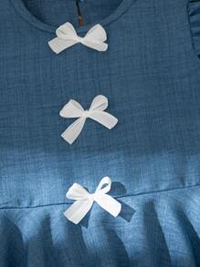 SHEIN Vintaside Kids 幼儿女童夏季新款圆领后开袖荷叶边前蝴蝶结装饰衬衫和休闲直筒短裤 2 件套，简约复古时尚服装 - 藍色 - 查看 6