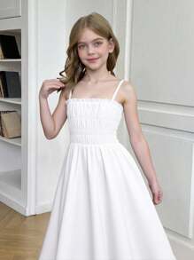 SHEIN Vestido maxi con tirantes y pliegues para niñas preadolescentes, ideal para vacaciones, uso diario y ocasiones versátiles, en color blanco, apto para primavera/verano y vuelta al colegio