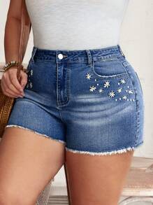 EMERY ROSE Plus Size Women Casual Pockets Frayed Hem Embroidered Daisy Flower Summer Shorts - Blue - View 4
