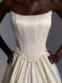 Elitara Elegante vestido sin mangas de satén color beige con escote de halter, cintura baja minimalista con abertura, cintura al estilo "basque", decoración de perlas y silueta evasé súper amplia. Con lazo ajustable en la espalda, adecuado para citas, vacaciones, cumpleaños, graduación, fiestas, bodas, galas formales, veladas, invitada de boda - Albaricoque - Ver 7