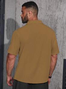 Manfinity Homme Camisa casual de manga corta para oficina de un solo pecho de unicolor para hombres de talla grande - Amarillo - Ver 2