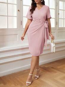 SHEIN Privé Vestido de talla grande para mujer de color fucsia, elegante, con escote en V y mangas cortas, a media pierna, apropiado para una cita romántica de San Valentín - Rosa vieja - Ver 5