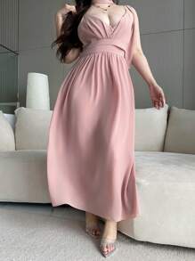 Dazy Plus Große Größen langes einfarbiges Kleid mit Kontrast-Spitzenkragen, Spaghetti-Trägern und Bindung in der Taille, Rosa, Lässig Damenkleid - Pink - Übersicht 1