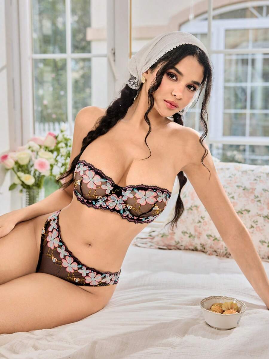 QuietHaus Conjunto de Lingerie Romântico Rústico Doce de 2 Peças com Estampa Floral de Renda Delicada para Mulheres - Preto - Visão 1