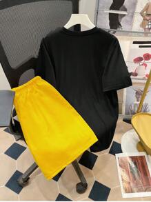 SHEIN 青少年男孩休闲熊印花圆领短袖T恤和短裤两件套 - 黃色 - 查看 2