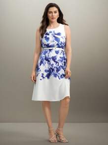 SHEIN Clasi Plus Size Blue & White Floral Elegant Round Neck Floral Print Dress (Comes With 1 Waist Belt) Summer Women Clothes  Curve Plus   Vacation Women Clothes   Shein Curve  Women Vintage Clothes Wedding Outfit - Blue and White - View 4