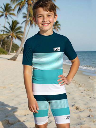 青少年男童休闲简约条纹拼接图案印花圆领短袖泳裤泳衣套装，适合夏季游泳、沙滩、冲浪
