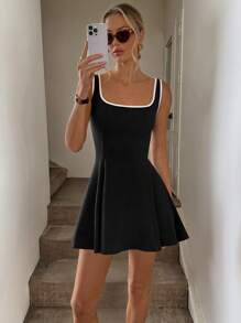 Easowa 方领撞色腰部荷叶边A字休闲运动女式短款连衣裙 - 黑色 - 查看 5