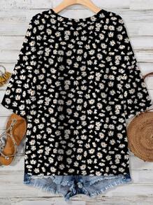 EMERY ROSE 休闲简约雏菊花卉印花加大码 V 领短袖 T 恤带口袋，加大码，适合夏季雏菊印花衬衫女式花卉衬衫女式夏季衬衫黑色雏菊上衣适合外出