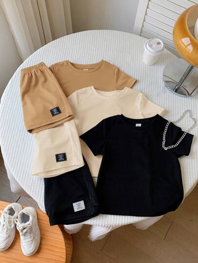 SHEIN 6 peças/conjunto Camiseta de Manga Curta com Estampa de Letra e Shorts de Cintura Elástica em Cores Sólidas Fofas para Meninos/Meninas Pequenos, Conjunto Básico Multi-Peças, Primavera/Verão