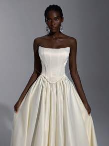 Elitara Elegante vestido sin mangas de satén color beige con escote de halter, cintura baja minimalista con abertura, cintura al estilo "basque", decoración de perlas y silueta evasé súper amplia. Con lazo ajustable en la espalda, adecuado para citas, vacaciones, cumpleaños, graduación, fiestas, bodas, galas formales, veladas, invitada de boda - Albaricoque - Ver 2
