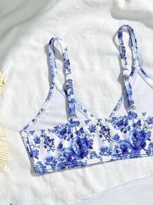 SHEIN Set di 3 pezzi di costume da bagno tankini a fiori minuti per giovani ragazze, con parte superiore, slip bikini e pareo, outfit casual da spiaggia
