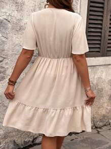 SHEIN Tall 女式加大码 V 领荷叶边袖宽松腰 A 字休闲迷你连衣裙，夏季