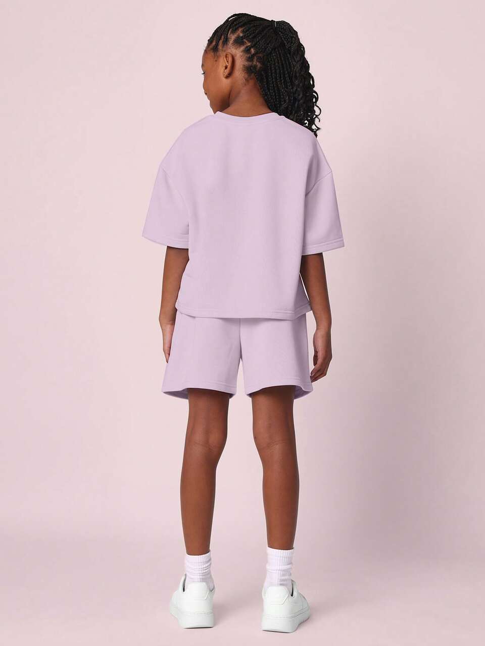 Streetwear T-Shirt-Kombinationen im Varsity-Stil
