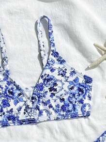 SHEIN Set di 3 pezzi di costume da bagno tankini a fiori minuti per giovani ragazze, con parte superiore, slip bikini e pareo, outfit casual da spiaggia