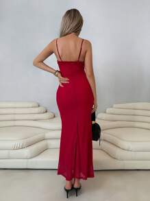 Roylia Vestido de tirantes rojo de malla con volantes en el bajo, diseño sexy calado, abertura en la espalda, silueta ajustada, para salir