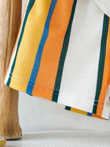 SHEIN Playful Pals 2pcs/Set Baby Boy Summer Retro Stylish Polo Collar Contrast Stripe Short Sleeve Outfit, Suitable For Outings, Casual Home, Sports, Party, Displaying Vitality And Personalized Vintage Boy Clothes Vintage Toddler Clothes - Multicolor - View 5