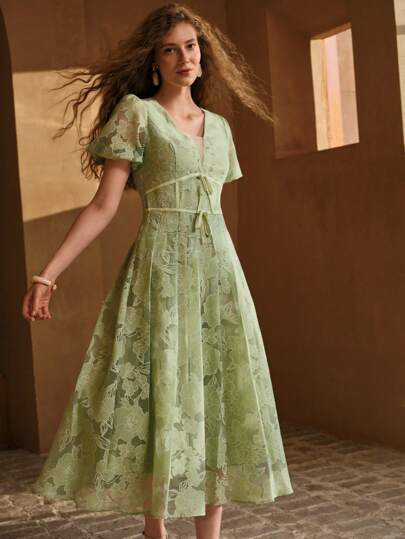 WOMEN'S SUMMER JACQUARD V-NECK PUFF SLEEVE FLOWY VACATION DRESSMotf