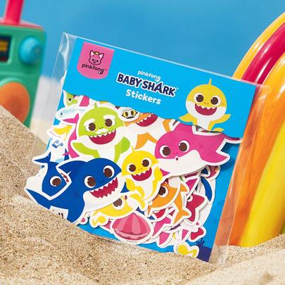 BABY SHARK X SHEIN Bộ 79 miếng dán in họa tiết hoạt hình cá mập, được thiết kế cho học sinh, phụ nữ và nam giới, lý tưởng để dán trên sổ tay, nhật ký, đồ trang trí thủ công và các hoạt động tương tự. Ngoài ra, sản phẩm cũng có thể được dán lên ván trượt, máy tính xách tay và vali như một vật trang trí cá nhân. Sản phẩm sử dụng keo dán có thể tháo rời, không dễ để lại vết dính khi gỡ ra.