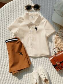 SHEIN Set de 2 piezas con chaqueta de punto de manga corta con cuello con estampado de caballo y pantalones cortos de cintura elástica para bebé niño