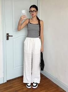 SHEIN 2 件套青少年女孩休闲撞色条纹吊带背心和裤子套装，舒适简约 - 黑與白 - 查看 4