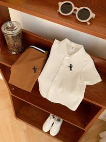 SHEIN Set de 2 piezas con chaqueta de punto de manga corta con cuello con estampado de caballo y pantalones cortos de cintura elástica para bebé niño