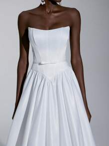 Elitara 优雅奢华的白色露肩连衣裙，配有蝴蝶结腰带和超大喇叭裙摆，带拖尾，适合婚礼、派对、蜜月 - 米色 - 查看 5
