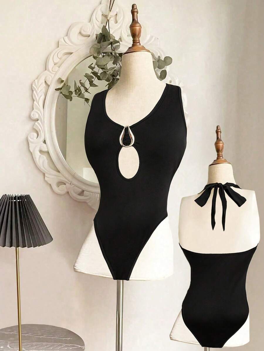 SHEIN Clasi Plus Size Women's Casual V-Neck Tie Front Hollow Cut-Out Gold Asymmetric Decor Backless Black Bodysuit - Black - View 1