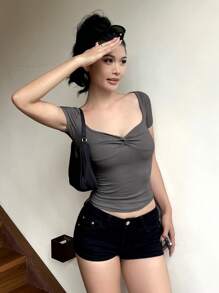DAZY 女式方领纯色扭纹修身短袖 T 恤，夏季 Y2K，返校服装 - 灰色 - 查看 5