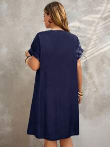 EMERY ROSE Plus Size Floral Embroidered Decor V-Neck Short Sleeve Dress - Navy Blue - View 2