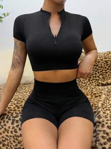 Easithlete 女士瑜伽短袖和短裤两件套 - 黑色 - 查看 2