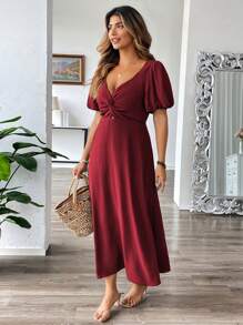 SHEIN Clasi 大码女式法式度假优雅心形领扭纹前部 A 字型泡泡袖长裙，春夏