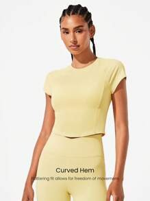 GLOWMODE 少即是多 轻盈防紫外线 透明贴身婴儿 T 恤 短款上衣 低冲击瑜伽普拉提 Barre Studio 日常休闲装 - French Vanilla - 查看 3