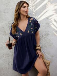 EMERY ROSE Plus Size Floral Embroidered Decor V-Neck Short Sleeve Dress - Navy Blue - View 4