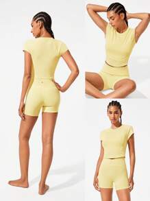 GLOWMODE 少即是多 轻盈防紫外线 透明贴身婴儿 T 恤 短款上衣 低冲击瑜伽普拉提 Barre Studio 日常休闲装 - French Vanilla - 查看 6