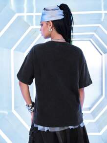 Rick and Morty X SHEIN Camiseta de manga corta con cuello redondo, estampado de dibujos animados y letras para mujer