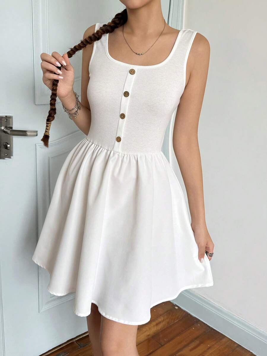 SHEIN Vestido corto de verano casual y cómodo para adolescentes, con cuello redondo, sin mangas y decoración de botones en color blanco - Blanco - Ver 1