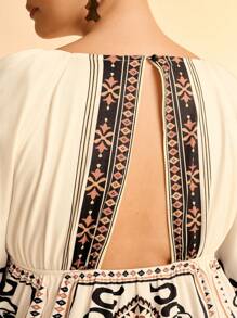 CAJUNI Vestido largo de estilo bohemio con estampado floral, cuello en V, de manga larga y holgado con calado para mujer de talla grande para vacaciones