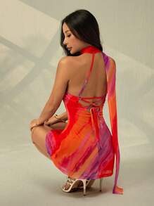 SHEIN PETITE 女式蜡染印花无袖迷你直筒连衣裙，时尚单肩带夏季夏季服装夏季服装女士海滩服装海滩度假服装女士波西米亚风热带度假女装花卉露背橙色渐变飘带迷你连衣裙露背吊带性感约会度假海滩夏季日落图案印花，狂欢服装节日