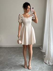 SHEIN PETITE Vestido corto informal y elegante de línea A con cuello tipo corazón, empalmado con malla bordada para damas - Albaricoque - Ver 6