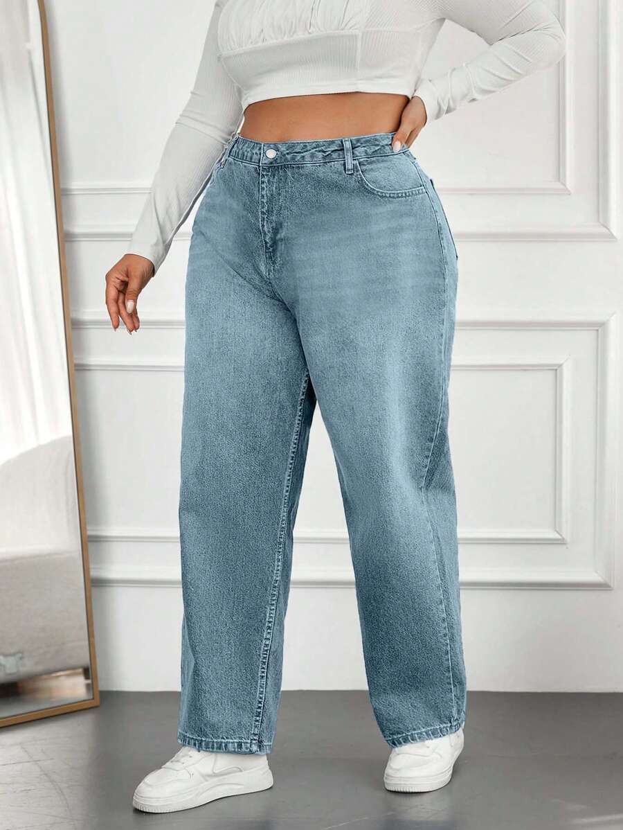 EURMUSE Plus Size Slanted Pocket Washed Denim Jeans - Baby Blue - View 1