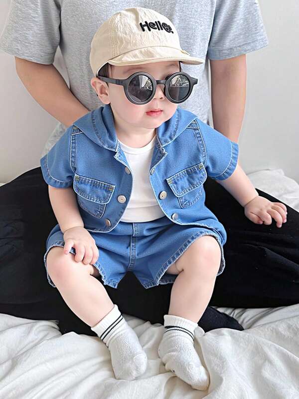 Summer Baby Boy 2 Pieces Outfit Denim Set , Casual Fashionable Outfit For Toddlers! The Refreshing Light Blue Hue Is Like The Ocean In Summer. Can Be Worn With A Simple T-Shirt, Paired With Kids' Items, Instantly Transforming Into The Coolest Little Baby On The Street. Suitable For Family Outings, Gatherings, Parties, Outdoor Activities, And More.